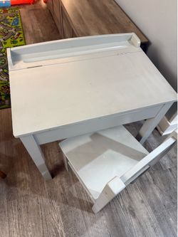 FREE Study table for toddler