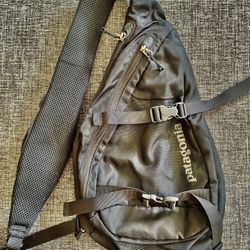 Patagonia Sling Bag- Black