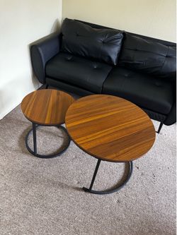 Set of 2 Round Nesting Coffee Tables