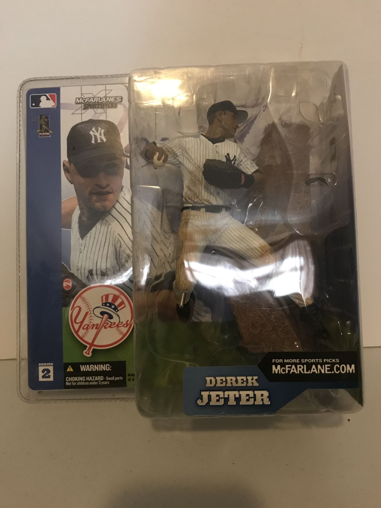 VINTAGE DEREK JETER ACTION FIGURE! COLLECTIBLE! PRICED TO SELL!