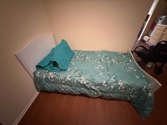 Kids twin bed & mattress