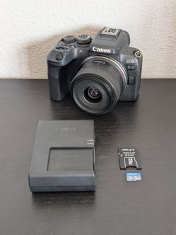 Canon R10 Camera 4K + Lens