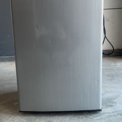 Magic Chef 3.6 ft. Mini fridge and freezer