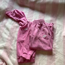 Nike sweatsuit