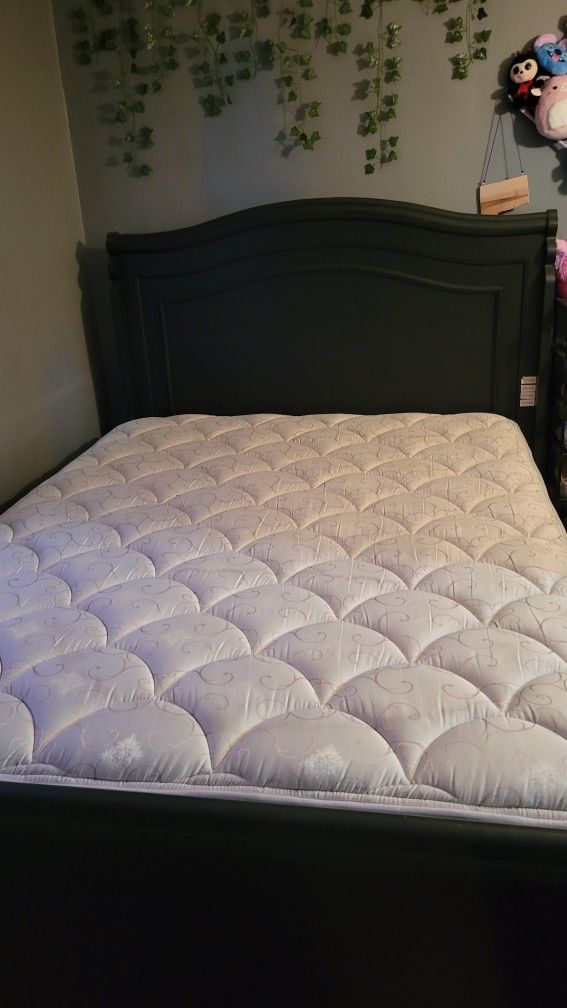 Queen Size Bed