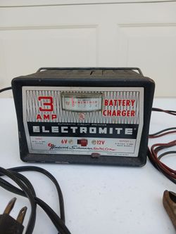 Vintage Electromite Battery Charger 3 Amp 6 and 12 Volt