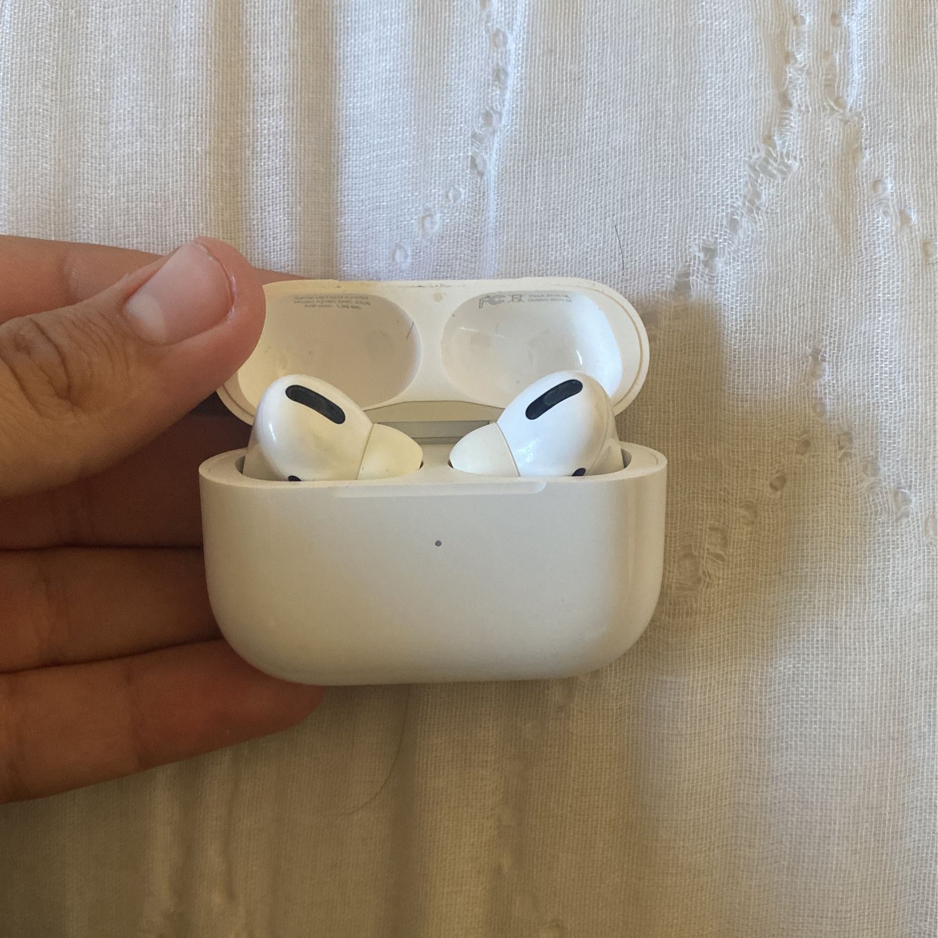 Airpods Pro Only One Works 