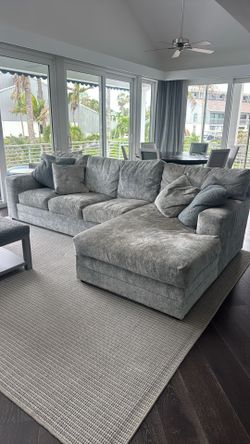 Gray Couch. Send best offer