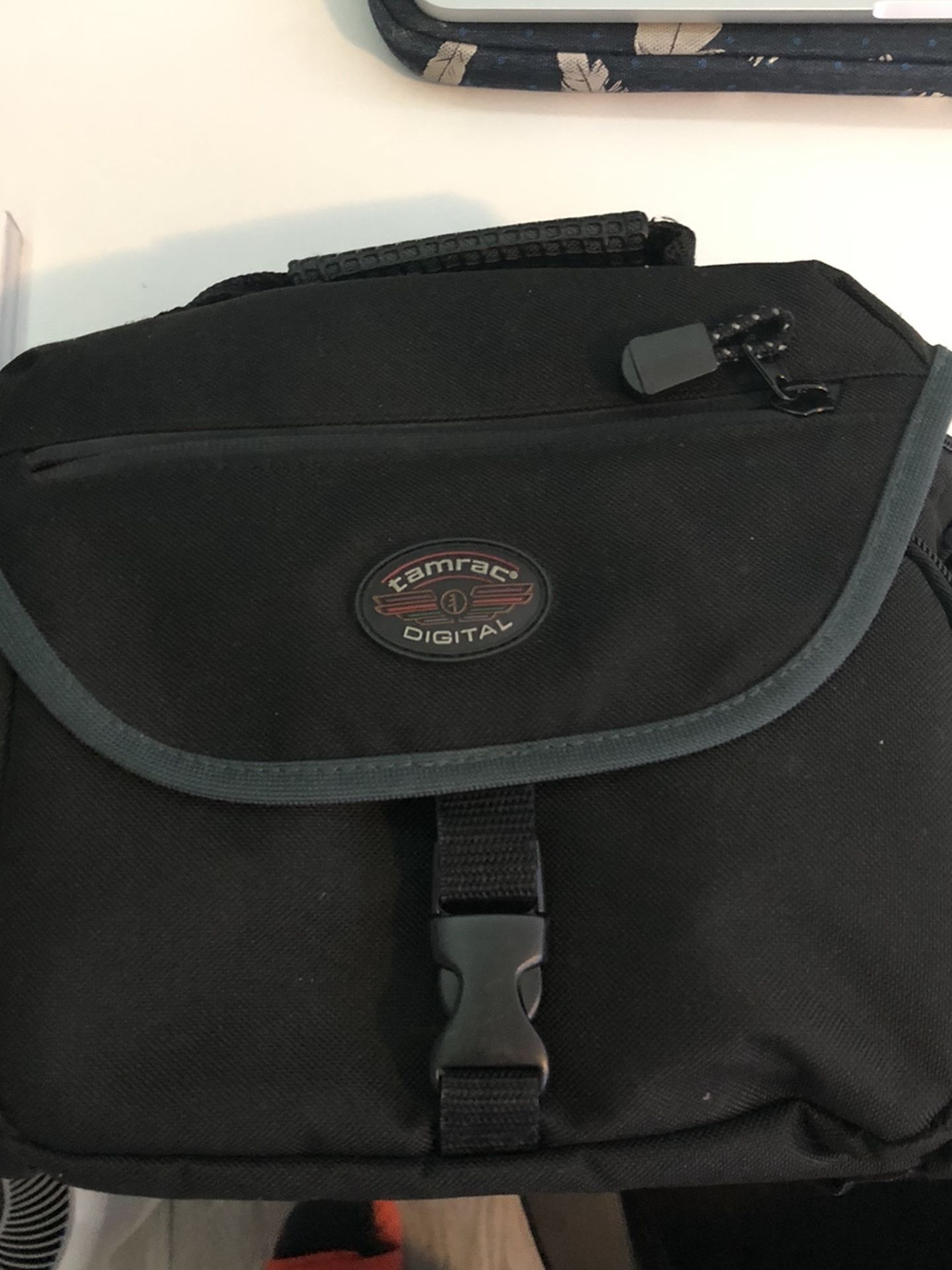 TAMRAC CAMERA BAG