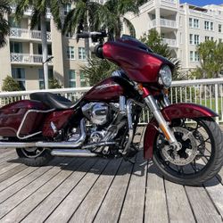 2014 Harley Davidson Street Glide Special Under 19k MLS Exceptional ** Yes Financing **