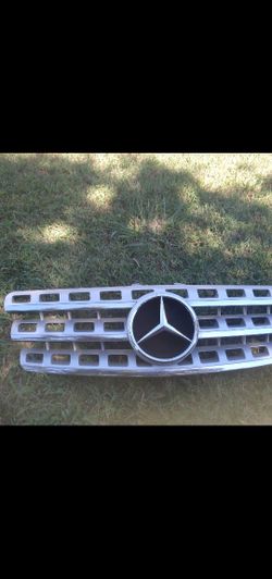 2010 Mercedes ML350 Ml 550 Front Grill In Great Condition OEM