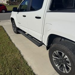 2022 chevy colorado steps