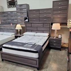 4pc queen bed room set (includes queen bed , dresser , Mirror and nightstand) chest and mattress is 