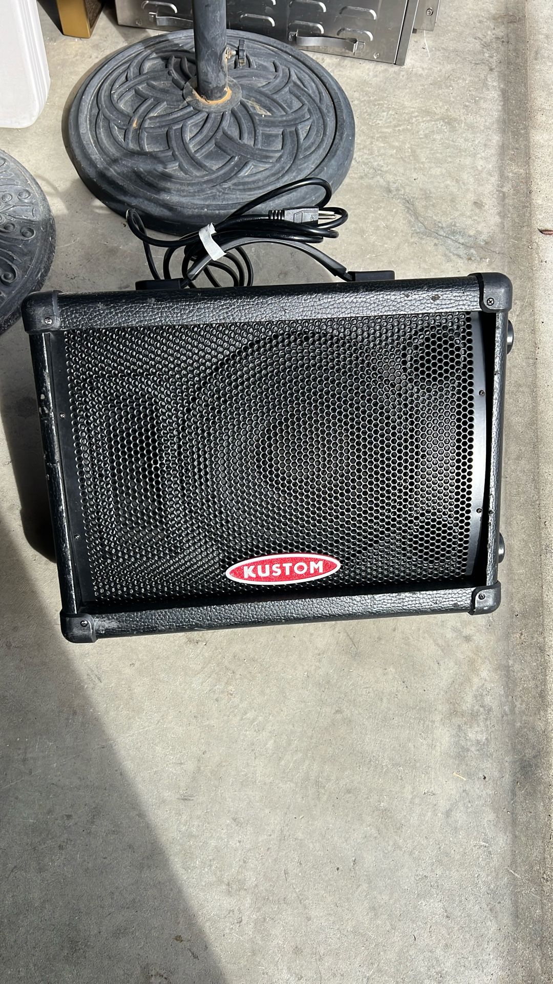 Powered speaker