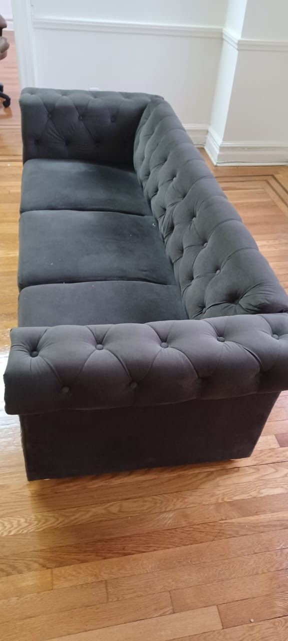 Sofa (Free)