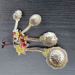 Ganz set of 4 measuring spoons