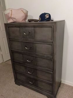 Queen size dresser set