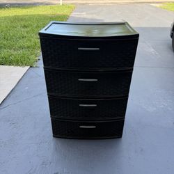 Sterilite 4 drawers unit
