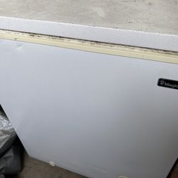 3.5 cubic feet - Small Freezer
