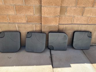 Heavy Duty Patio Umbrella Base up to 335 lbs (can be filled with water or sand)