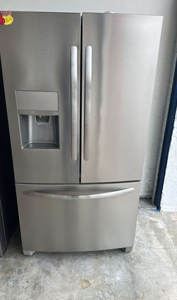 Stainless French Door Fridge – Water & Ice, 36in (Brand not shown)