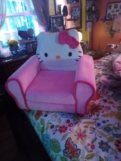 Hello Kitty Chair 