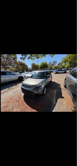 2017 Kia Soul 30,200 miles