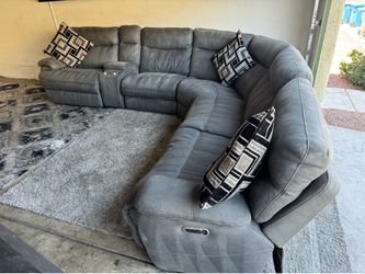 * Like New * Ashley Furniture 6pc Modular electric sectional sofa ( Free Delivery )