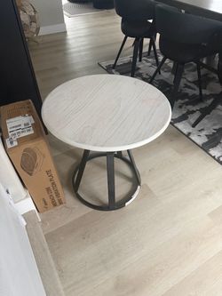 (2) living spaces accent/side tables