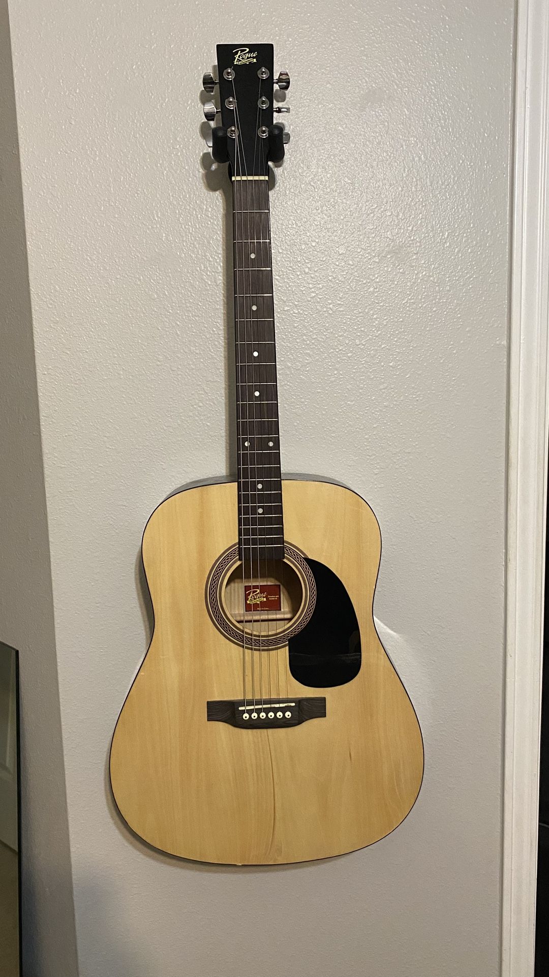 Rogue Acoustic Guitar