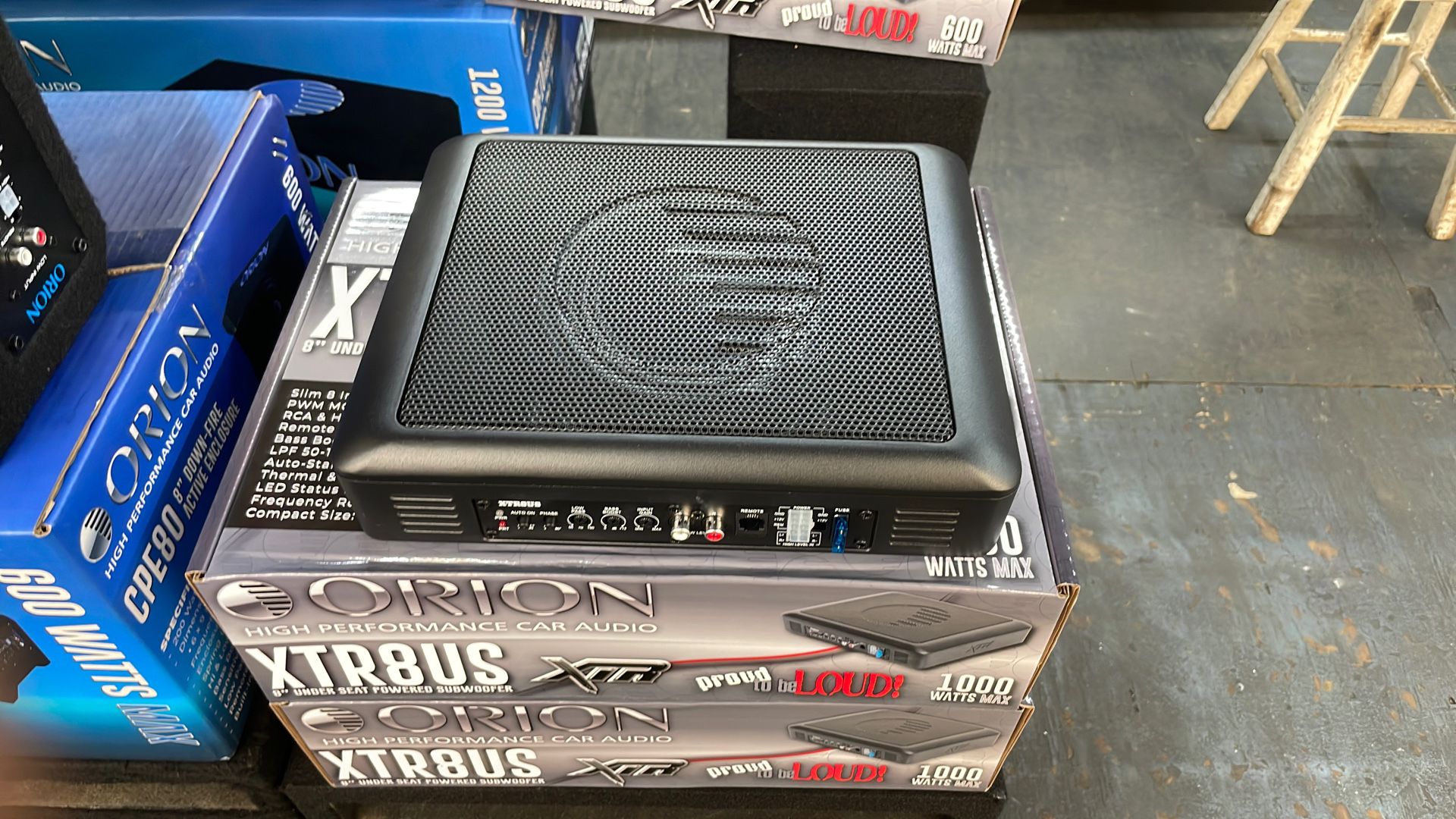 Built-in 8” Subwoofer Powered 1000 Watts