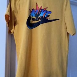 Nike t-shirt