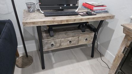 Desk/Console