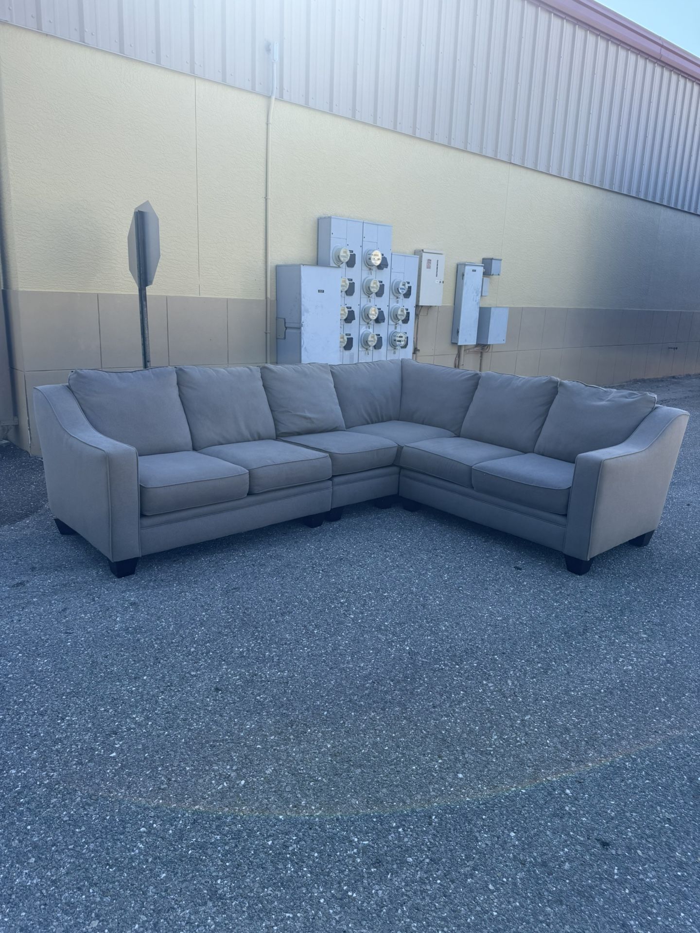 Living room sectional (FREE 24H DELIVERY)