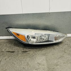 2015,2016,2017,2018 Ford Focus Headlight/Luz Frontal Rh Passenger Oem Original