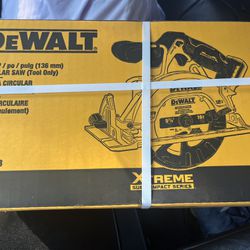 Dewalt Brand Battery Power Saw