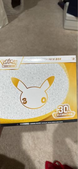 Pokémon TCG 30th Celebration ETB