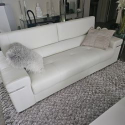 Natuzzi Leather Sofa-Brand New Condition