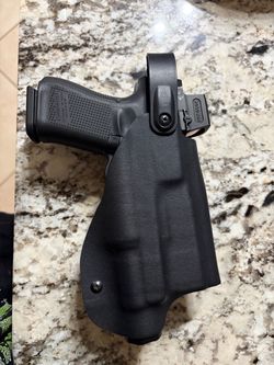 G-Code XST Level 2 Light Bearing Holster (Glock 19/17/45) + RTI Belt Mount
