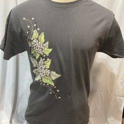 New 2018 LEI DAY CELEBRATION T-SHIRT, Size: Medium 