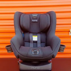Nuna Rava Convertible Car Seat Front/Back Facing Very Lightly Used