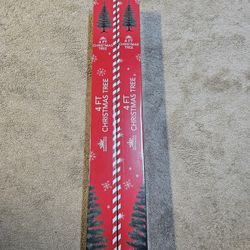 4ft Christmas Trees X2