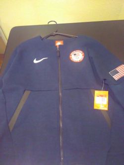 Brand new nike sweater new never worn nice jacket for someone