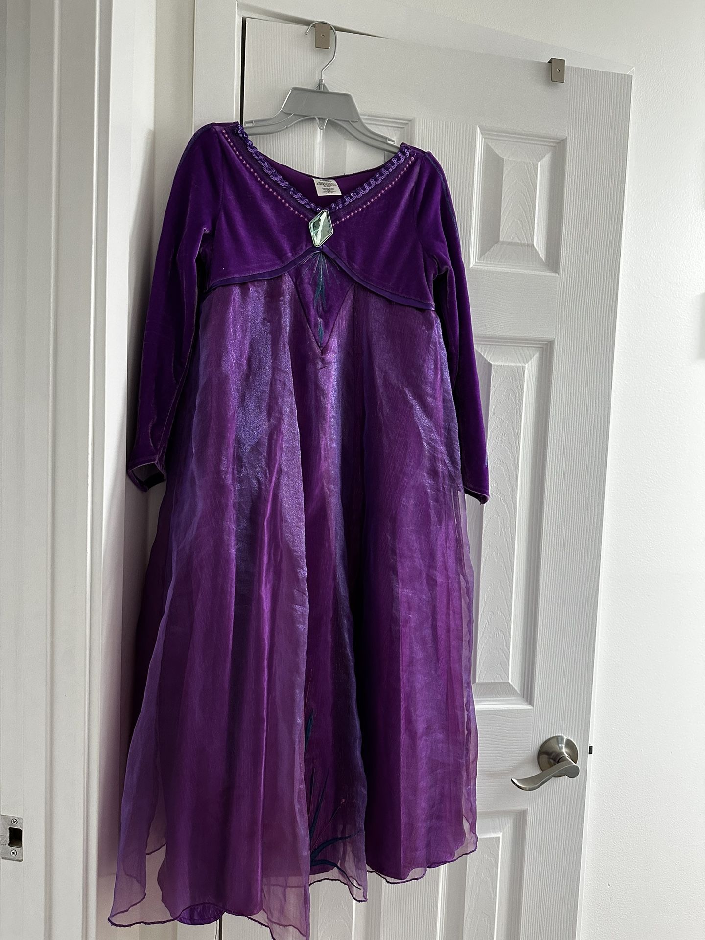 Disney Store Girls Frozen 2 Elsa Purple Singing Nightgown Costume
