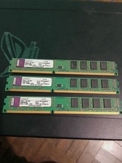 Kingston KVR 2GB DDR3 RAM Sticks x3