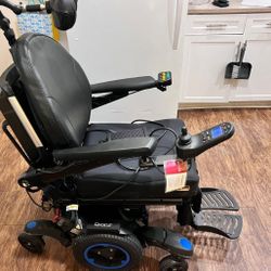 Electric Wheelchair Q700