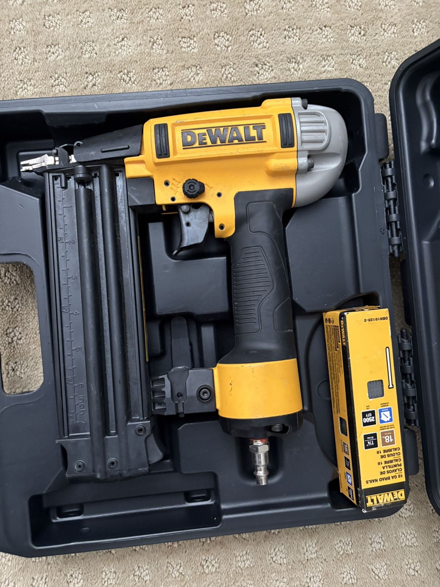 DeWALT 18 Gauge Brad Nailer
