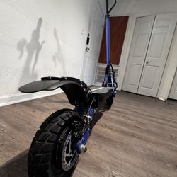 Roadrunner D4+ 4.0 Electric Scooter | 40MPH Max Speed 52V | 23Ah Battery Li-Ion, 3,800W Dual motor