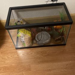 Reptile Enclosure With Extras