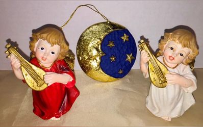 Singing Angels Figurines Golden Wings Gold White Red Set of 2 Christmas Ornaments